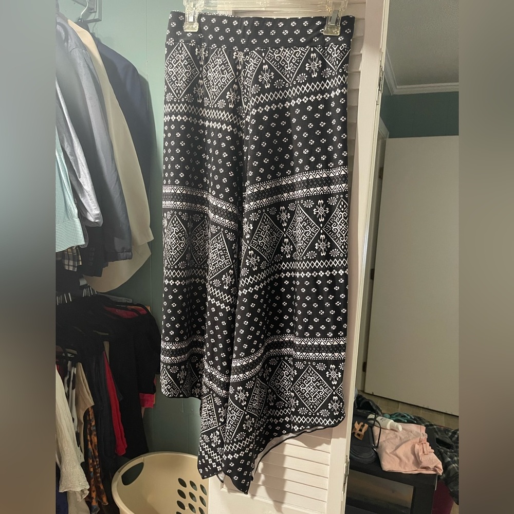 Maurices mid length skirt NWOT